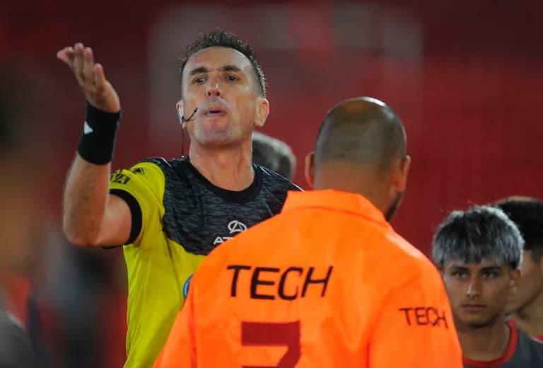 ¡4 años después! Dóvalo vuelve a dirigir a Patronato