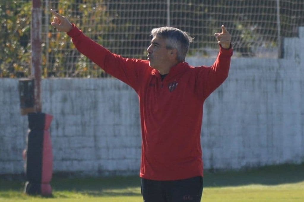 Gabriel Gómez se reune con el plantel por la tarde ¿Se despide?