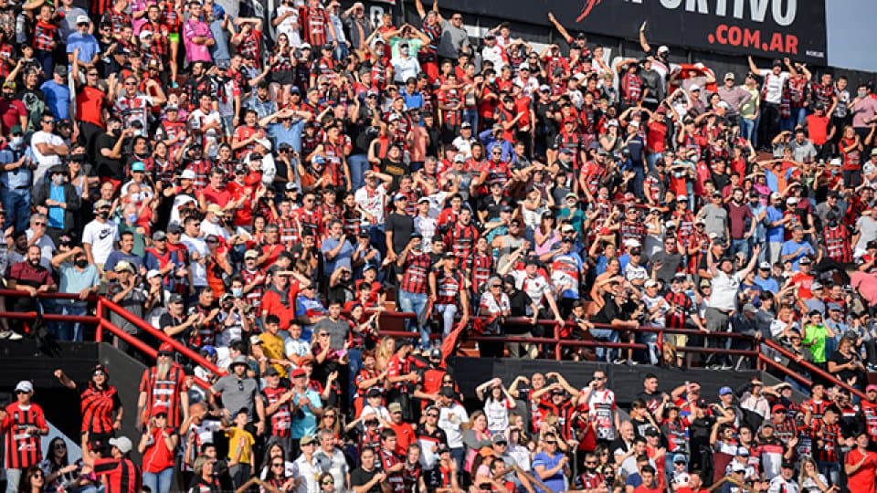¡Patronato le respondió a sus hinchas!