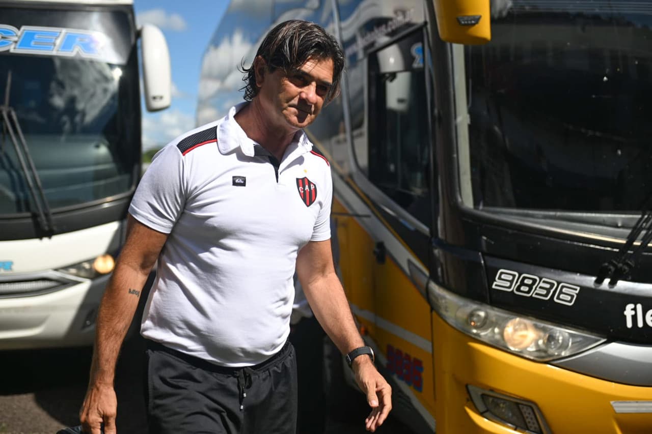 Forestello abrió la puerta a una salida de Patronato: "Tengo que pensar bien que hacer"