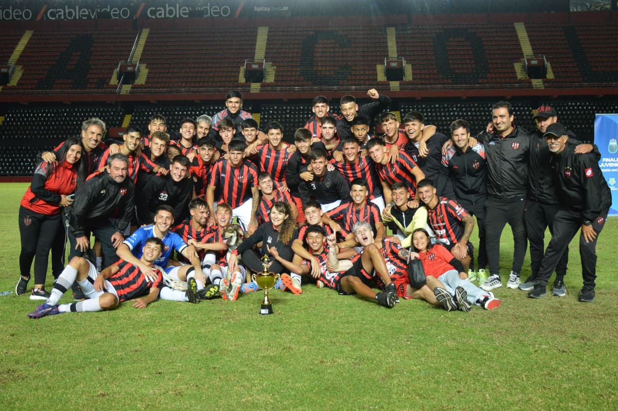 PATRONATO ES CAMPEÓN NACIONAL EN CUARTA DIVISIÓN