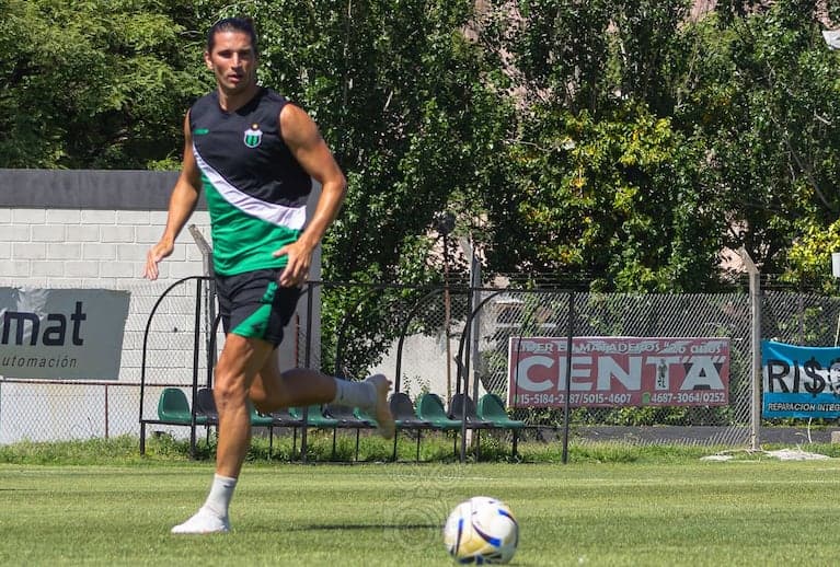 Dylan Gissi: de la roja ante Patronato al pedido de rescisión de hinchas de Chicago